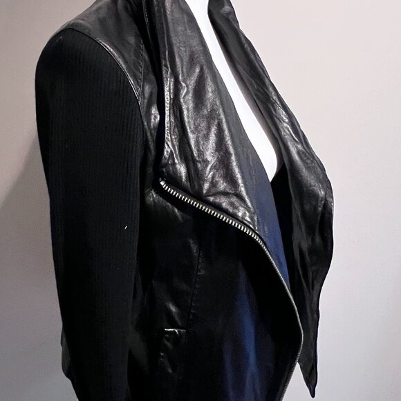 Vince Women's Black Leather and Wool Short High Collar Modern Jacket Sz Med - Picture 4 of 16